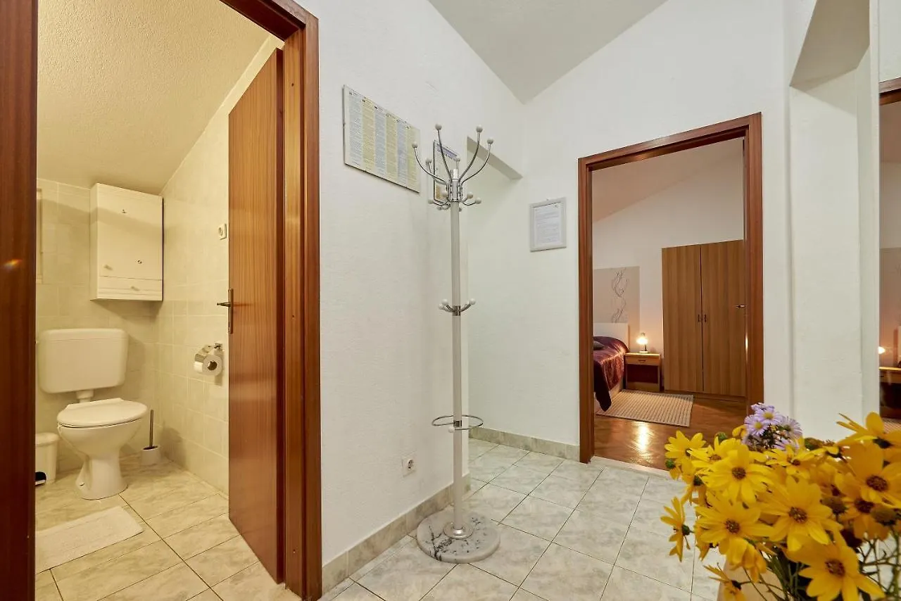 Apartments With A Parking Space Mavarstica, Ciovo - 17821 Trogir 0*,