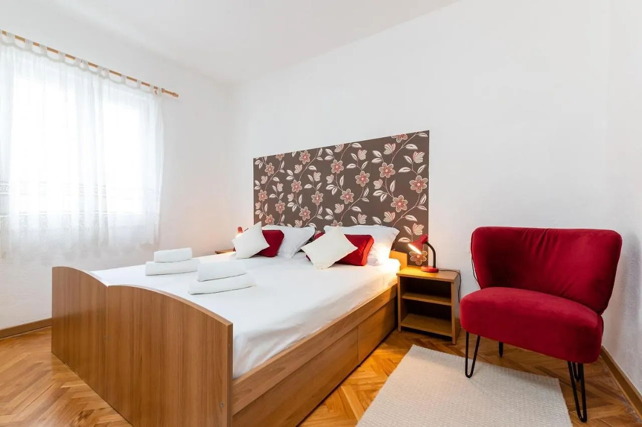 Apartments With A Parking Space Mavarstica, Ciovo - 17821 Trogir