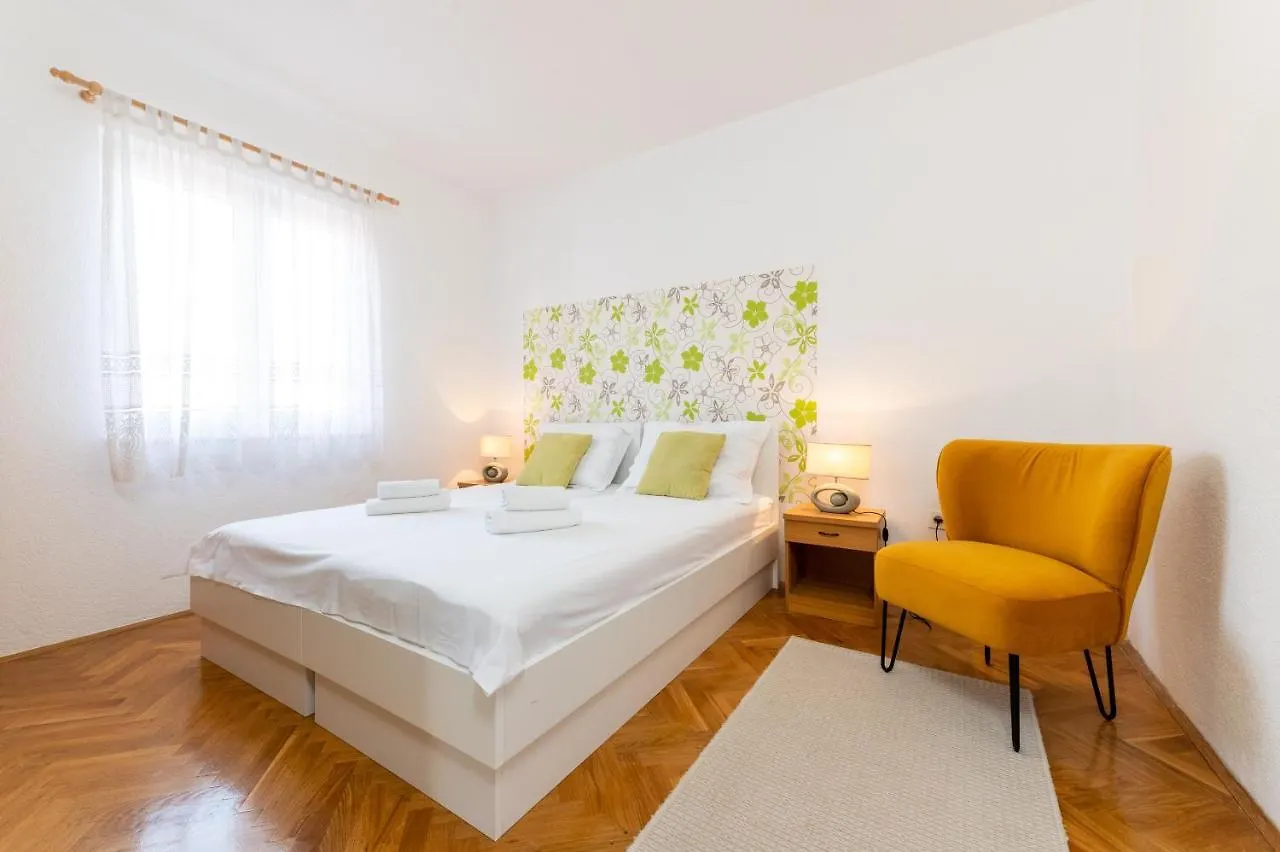 Apartments With A Parking Space Mavarstica, Ciovo - 17821 Trogir 0*,  Hırvatistan