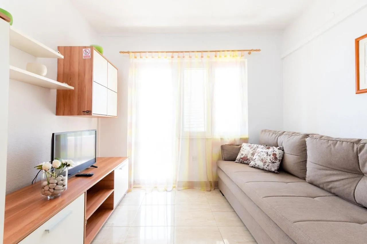 Apartments With A Parking Space Mavarstica, Ciovo - 17821 Trogir