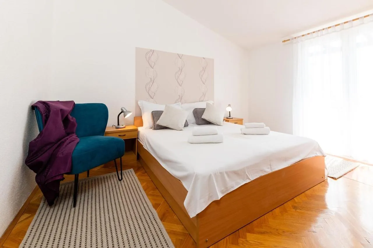 Apartments With A Parking Space Mavarstica, Ciovo - 17821 Trogir