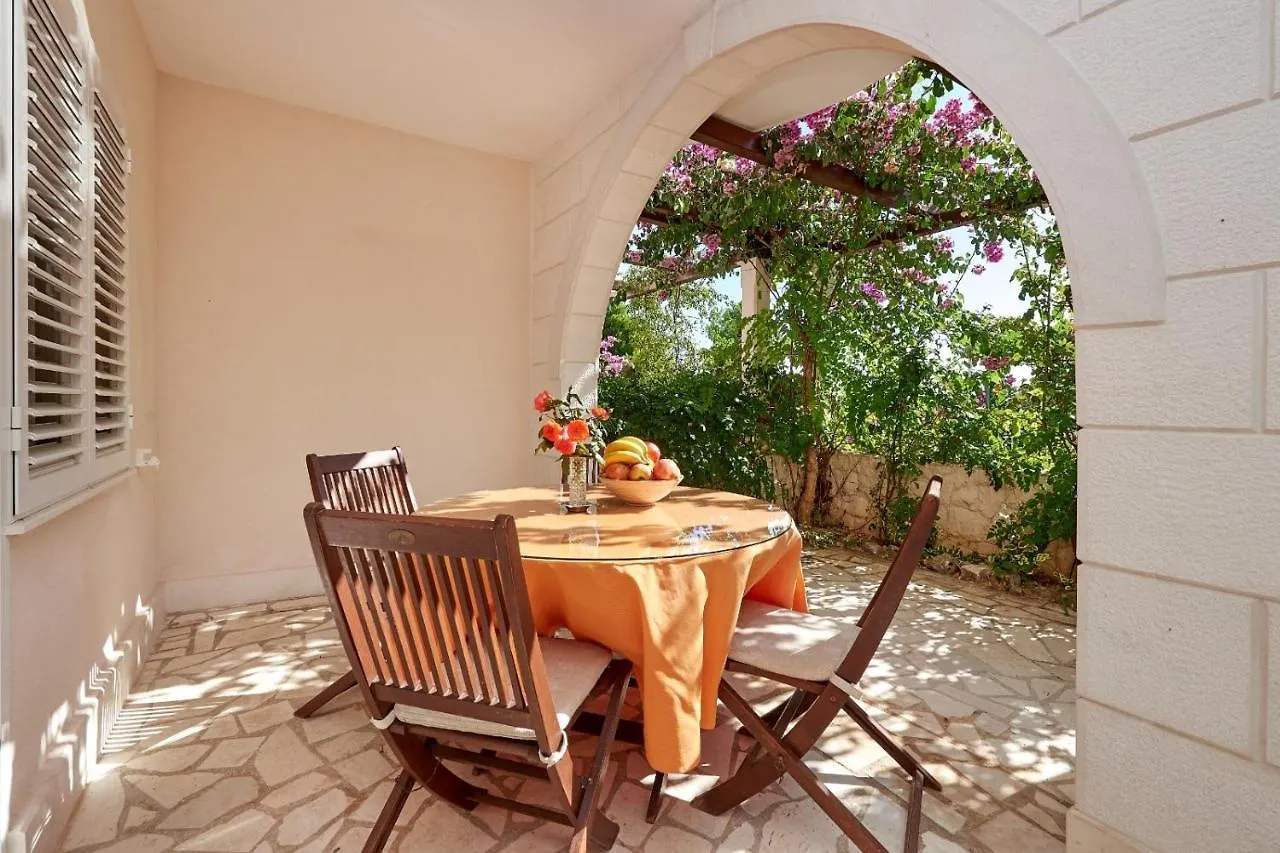 Apartments With A Parking Space Mavarstica, Ciovo - 17821 Trogir 0*,